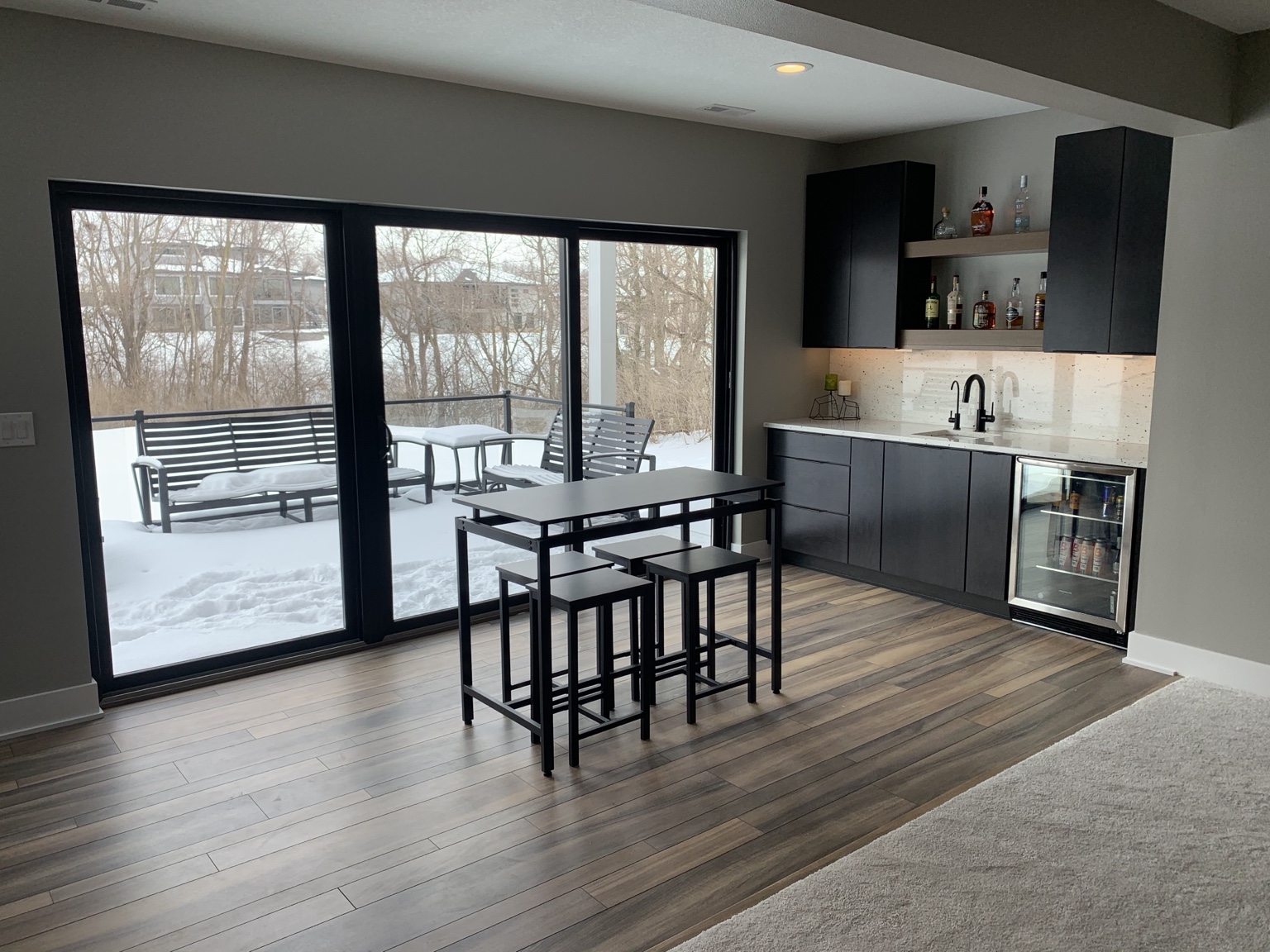 Lower-level bar